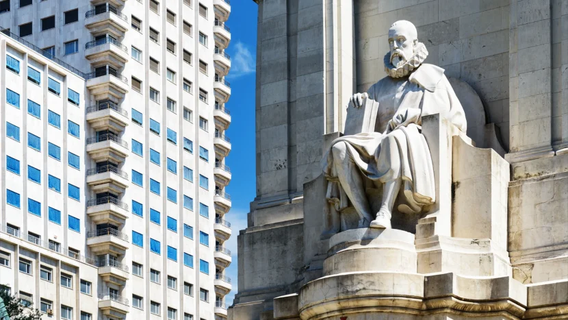 Imagen del monumento a Miguel de Cervantes en la ciudad española de Madrid construido en 1929 que se encuentra en la plaza de España